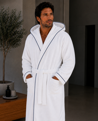 HOTEL HOODED BATHROBE